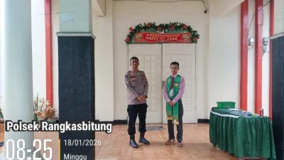 Pastikan Aman,Polsek Rangkasbitung Polres Lebak Payroli Ketempat Ibadah Gereja Pasundan Sampikan Pesan Kamtibmas