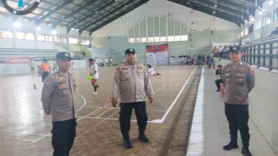 Personil Polsek Rangkasbitung Polres Lebak Giat Patroli Ke Gor Ona Rangkasbitung Temui Peserta Futsal Sampaikan Pesan Kamtibmas.