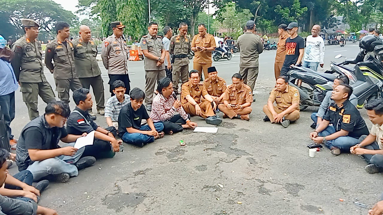 Warga Huntara Cigobang Lebak Terus Menderita, King Naga Desak Pemerintah Bertindak : Pemkab Lebak Gelontorkan 2,5 Miliyar Pematangan Lahan