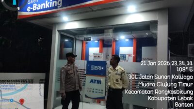 Cipatkan Rasa Aman,Personil Polsek Rangkasbitung Polres Lebak Patroli Ke Bank BRI Unit Pasar Rangkasbitung