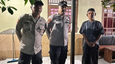 KSPKT I Polsek Rangkasbitung Polres Lebak Patroli Ke Pemukiman Temui Tokoh Masyarakat di Kampung Lebak Picung KSPKT I Polsek Rangkasbitung Polres Lebak Patroli Ke Pemukiman Temui Tokoh Masyarakat di Kampung Lebak Picung