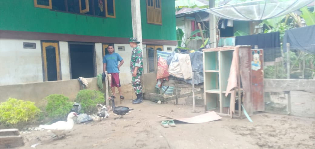 Jalin Hubungan Baik, Babinsa Koramil 420-02/Muara Limun Melaksanakan Komsos  Dengan Warga Binaan