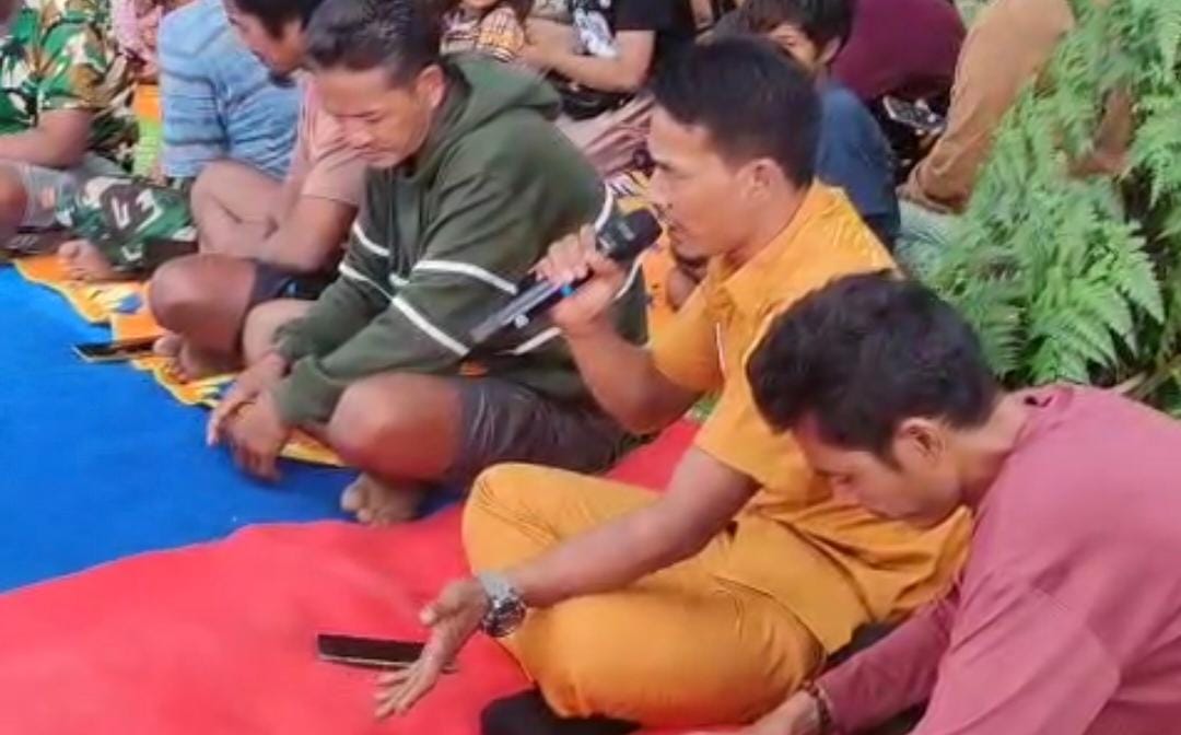 Duduk Besinggung Lutut, Tumenggung Jon Sebut Bupati M. Syukur Rajo yang Bijak: Kami Mau Ikuti Arahannya