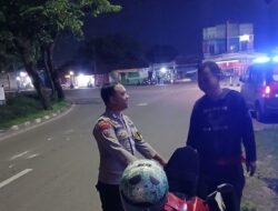 Personil Polsek Ciwandan Patroli Dan Ngobrol Dengan Para Remaja Sampaikan Himbauan Kamtibmas.