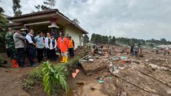 Tinjau Lokasi Banjir Bandang dan Longsor di Bandung Barat, Wapres Pastikan Penanganan Cepat