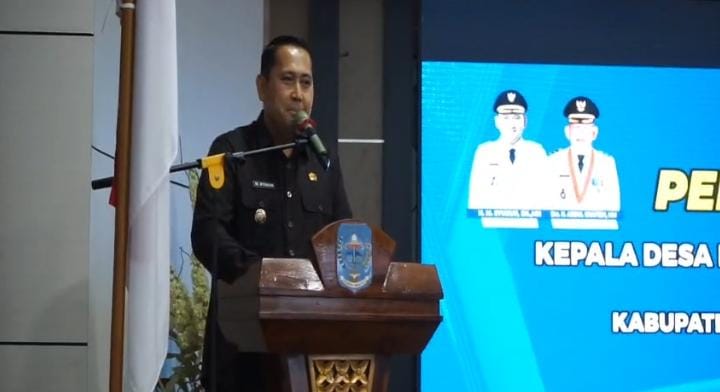Lantik 6 Kades PAW, Bupati M. Syukur Singgung Tambang Rakyat, Dana Desa dan Camat