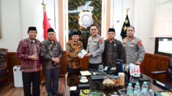 Kapolda Jambi Jalin Silaturahmi dengan MUI, Perkuat Sinergi Jaga Kerukunan dan Cegah Radikalisme Kapolda Jambi Jalin Silaturahmi dengan MUI, Perkuat Sinergi Jaga Kerukunan dan Cegah Radikalisme