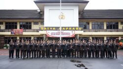 Polres Cilegon Anugerahkan Satya Lencana Pengabdian kepada 51 Personel Berprestasi Polres Cilegon Anugerahkan Satya Lencana Pengabdian kepada 51 Personel Berprestasi
