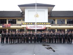 Polres Cilegon Anugerahkan Satya Lencana Pengabdian kepada 51 Personel Berprestasi