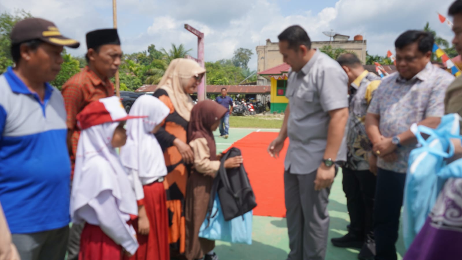 Alhamdulillah, Bantuan Perlengkapan Sekolah Gratis di Merangin Sudah Dikucurkan, M. Syukur: Semua Anak Harus Sekolah