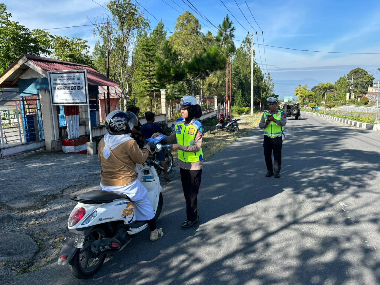 Satlantas Polres Bener Meriah Tertibkan Pelanggar dan Edukasi Pengendara dalam Operasi Keselamatan Seulawah 2026
