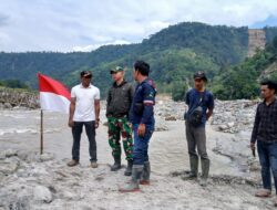 Dandim 0106/Aceh Tengah Tinjau Pembangunan Jembatan Sementara di Desa Bergang