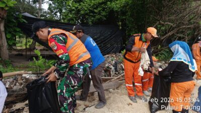 Kodim 0502/Jakarta Utara Bersama Forkopimkab Gelar Grebeg Sampah Dan Tanam Mangrove Di Pulau Tidung Kecil