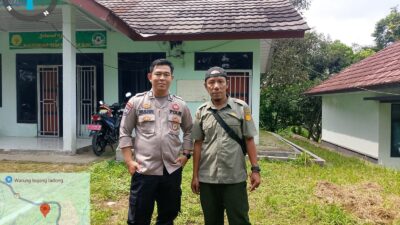 Bhabinkamtibmas Polsek Sajira Polres Lebak Bersilaturahmi Dengan Prades Desa Paja