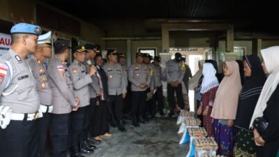 Sentuhan Jumat Berkah, Polres Aceh Tengah Salurkan Bantuan Sembako untuk Warga Lot Kala Kebayakan