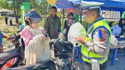 Satlantas Polres Bener Meriah Gelar Sosialisasi dan Bagi Helm Gratis dalam Operasi Keselamatan Seulawah 2026