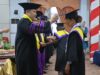 Mbah Wiji (97) Jadi Wisudawati Tertua, Bupati M. Syukur Mewisuda 147 Siswa Selantang 