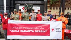 Hujan Tak Surutkan Semangat, Tiga Pilar Bersama Warga Jakarta Utara Gelar Karya Bhakti Bersih Lingkungan