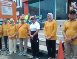 Staff Ahli Hendri Widodo Lepas Ratusan Peserta Jalan Santai Satu Dekade RS Raudhah