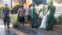 Sinergitas TNI–Polri di Aceh Tengah Gotong Royong Bersama Bersihkan Fasilitas Umum dan Tempat Ibadah