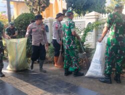 Sinergitas TNI–Polri di Aceh Tengah Gotong Royong Bersama Bersihkan Fasilitas Umum dan Tempat Ibadah