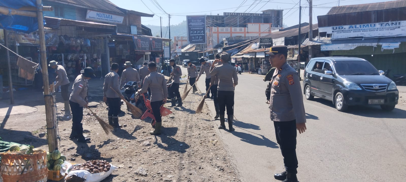 Polres Bener Meriah Gelar Kurve Rutin Gerakan Indonesia ASRI di Permukiman Warga