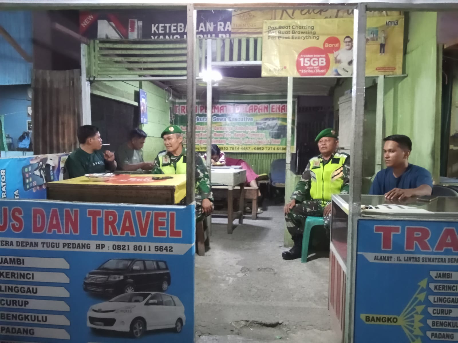 Koramil 420-09/Bangko Jaga Kondusifitas Wilayah Dengan Melaksanakan Patroli dan Komsos Malam