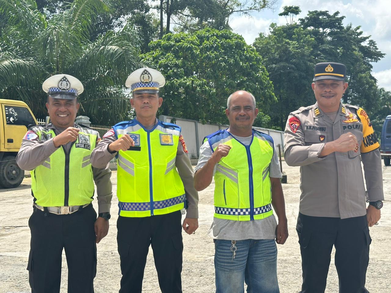 Satlantas Polres Bungo Jalin koordinasi dengan masyarakat dalam pelaksanaan pengaturan antrean BBM di sejumlah SPBU