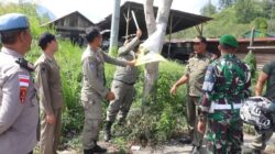 Kodim 0106/Aceh Tengah Bersama Polres Dampingi Satpol PP Tertibkan Baleho