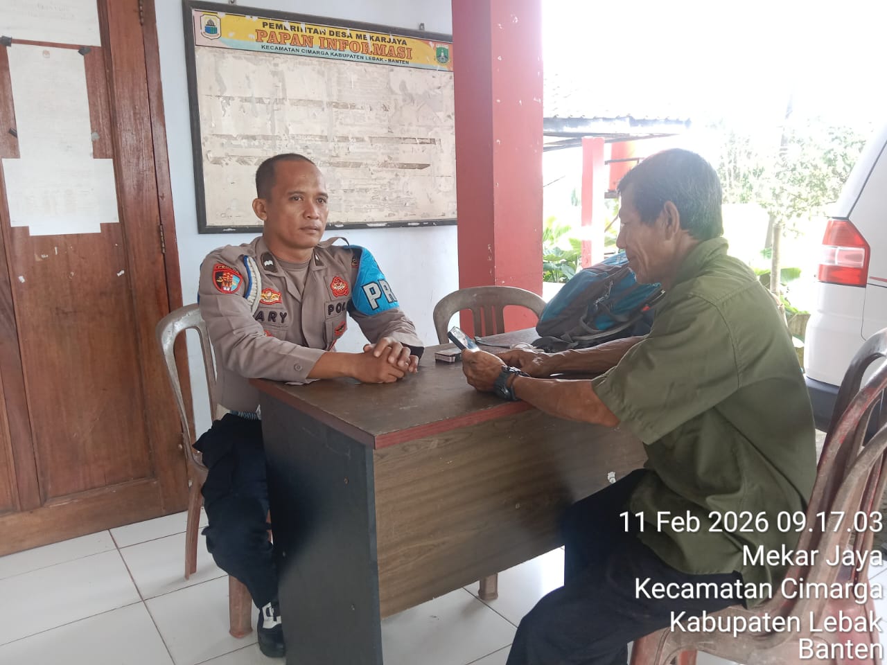 Anggota Polsek Cimarga Polres Lebak Sambang Kepada Warga