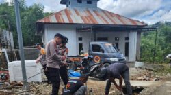 Polsek Celala Gotong Royong Meunasah dan Pembuatan Sumur Bor Bantuan Kapolres Aceh Tengah di Kuyun Uken Polsek Celala Gotong Royong Meunasah dan Pembuatan Sumur Bor Bantuan Kapolres Aceh Tengah di Kuyun Uken