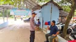 Anggota Polsek Cipanas Polres Lebak Giat Patroli Dialogis Temui warga masyarakat di Kampung Hamberang Ds. Luhurjaya