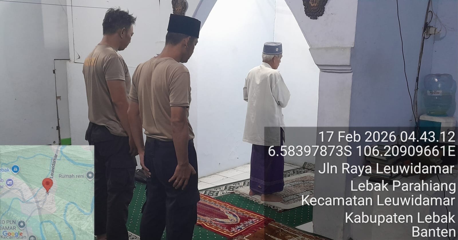 Makmurkan Masjid Anggota Polsek Leuwidamar Polres Lebak Melaksanakan Kegiatan Shalat Subuh Keliling
