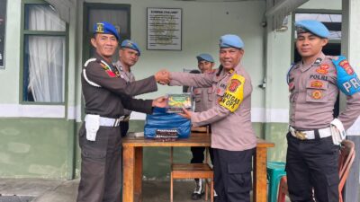 Perkuat Sinergitas, Propam Polres Aceh Tengah Silaturahmi ke Subden POM 1-5 dan Salurkan Kurma Kapolda Aceh
