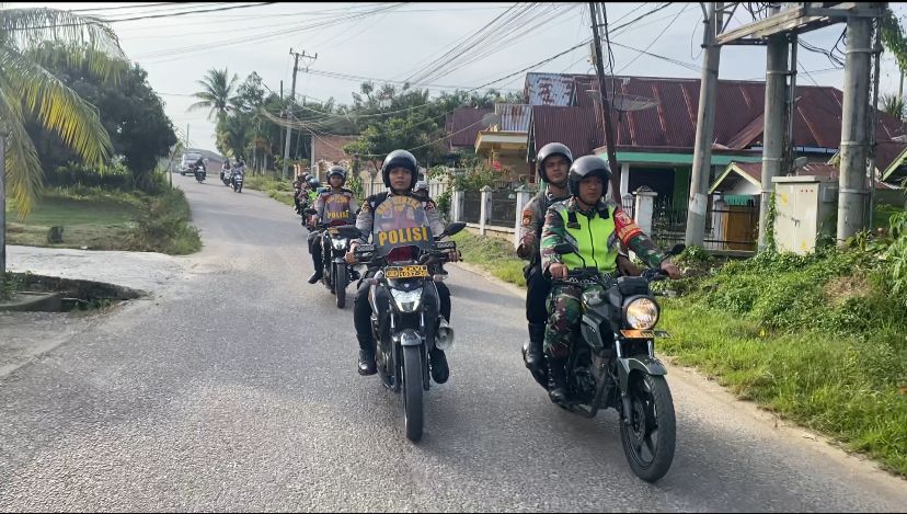 Personel Polres Sarolangun Melaksanakan Apel dan Pengamanan Giat Masyarakat Bersama TNI dan Unsur Terkait
