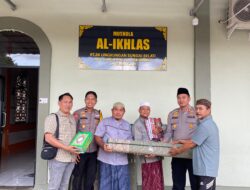 Kapolres Sarolangun Serahkan Bantuan Karpet dan Al-Qur’an untuk Mushola Al-Ikhlas