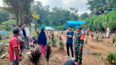 Babinsa Koramil 420-08/Tabir, Koptu Simuslim, Laksanakan Komsos Bersama Masyarakat Desa Sumber Agung, Kecamatan Margo Tabir.