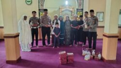Polres Sarolangun Rutin Berbagi Takjil Setiap Hari Selama Ramadhan 1447 H