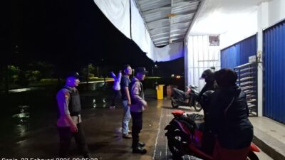 Antisipasi Gangguan Kamtibmas Anggota Polsek Maja Polres Lebak Laksanakan Patroli Dialogis Malam Hari Bersama Warga