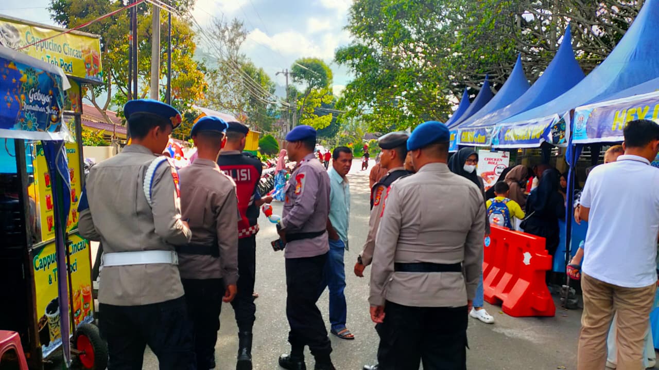 Patroli Perintis Presisi, Samapta dan Brimob Amankan Pasar Takjil di Aceh Tengah