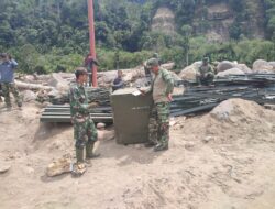 Personel Satgas Gulbencal Lakukan Pengecekan Material Jembatan Bailey D Dusun Ayun