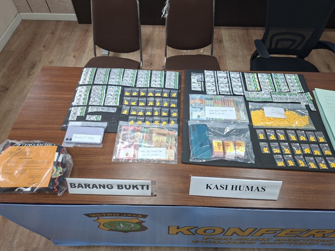 Polsek Metro Penjaringan Ungkap Dua Kasus Penyalahgunaan Obat Keras Daftar G, Dua Tersangka Diamankan
