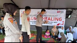 Berbagi Tawa, Mahasiswa STIK-PTIK Hibur Anak-anak dan Gelar Bakti Kesehatan di Pengungsian Jamur Ujung