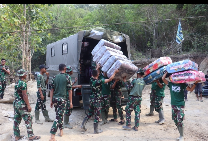 Kodim 0106/Aceh Tengah Bersama Relawan Salurkan Bantuan Logistik Ke Kemukiman Jamat