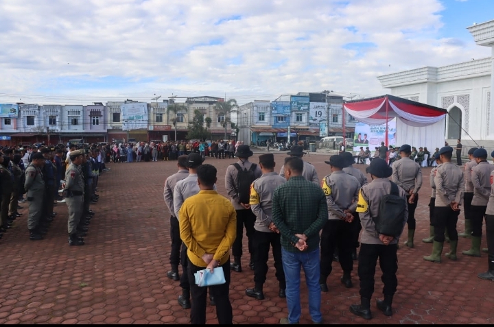 Polri, TNI dan ASN Bersatu, Gaungkan Gerakan Indonesia ASRI di Kecamatan Bukit