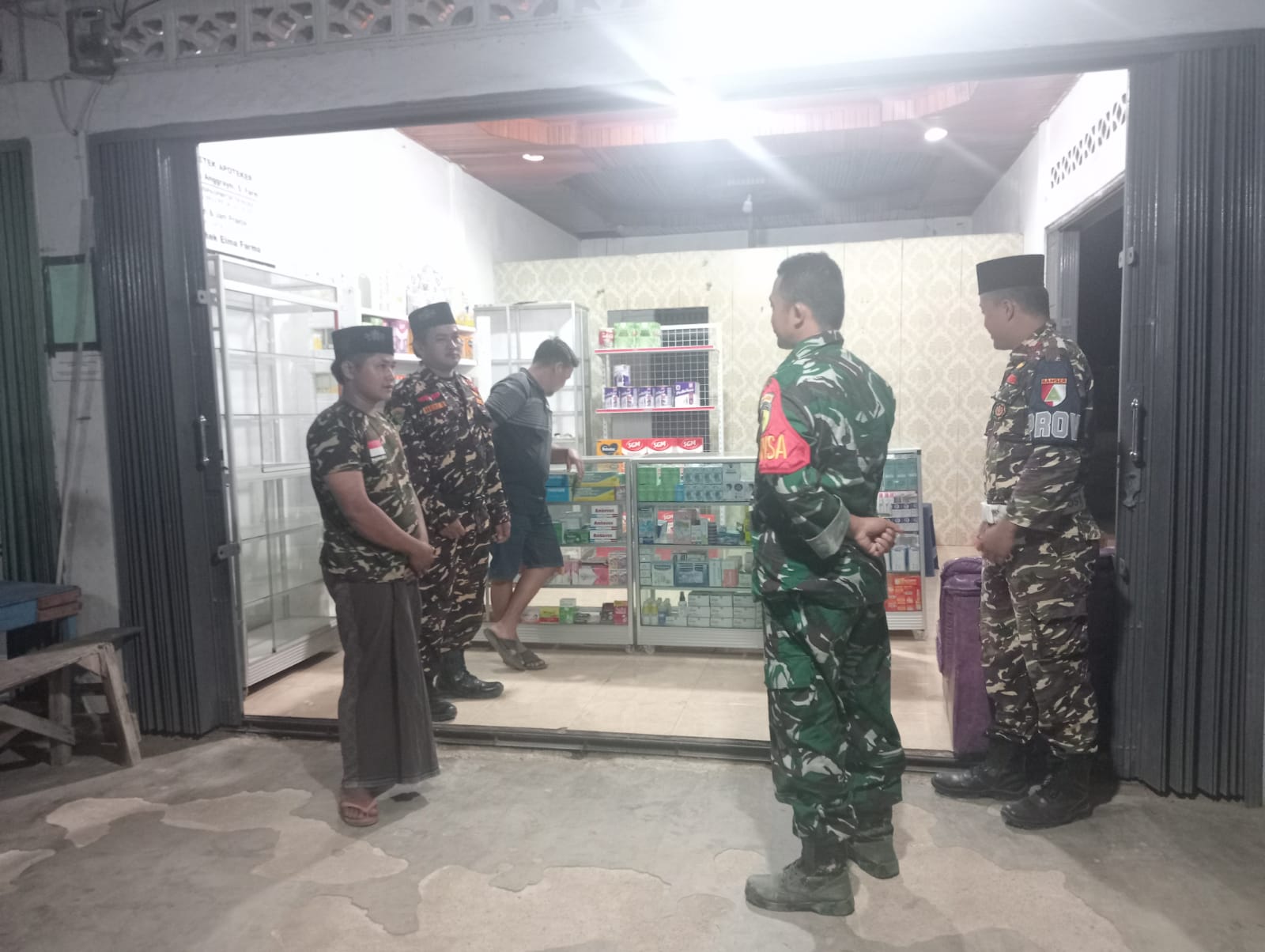 Kegiatan Patroli dan (Komsos) Malam Koramil 420-08/Tabir Berjalan Aman dan Lancar