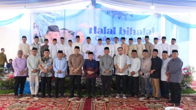 Open house rumah Gubernur Alharis Open house rumah Gubernur Alharis