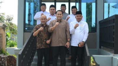 Para Bupati Jambi Wilayah Barat Kumpul di Kediaman M. Syukur, Ada Apa? Para Bupati Jambi Wilayah Barat Kumpul di Kediaman M. Syukur, Ada Apa?