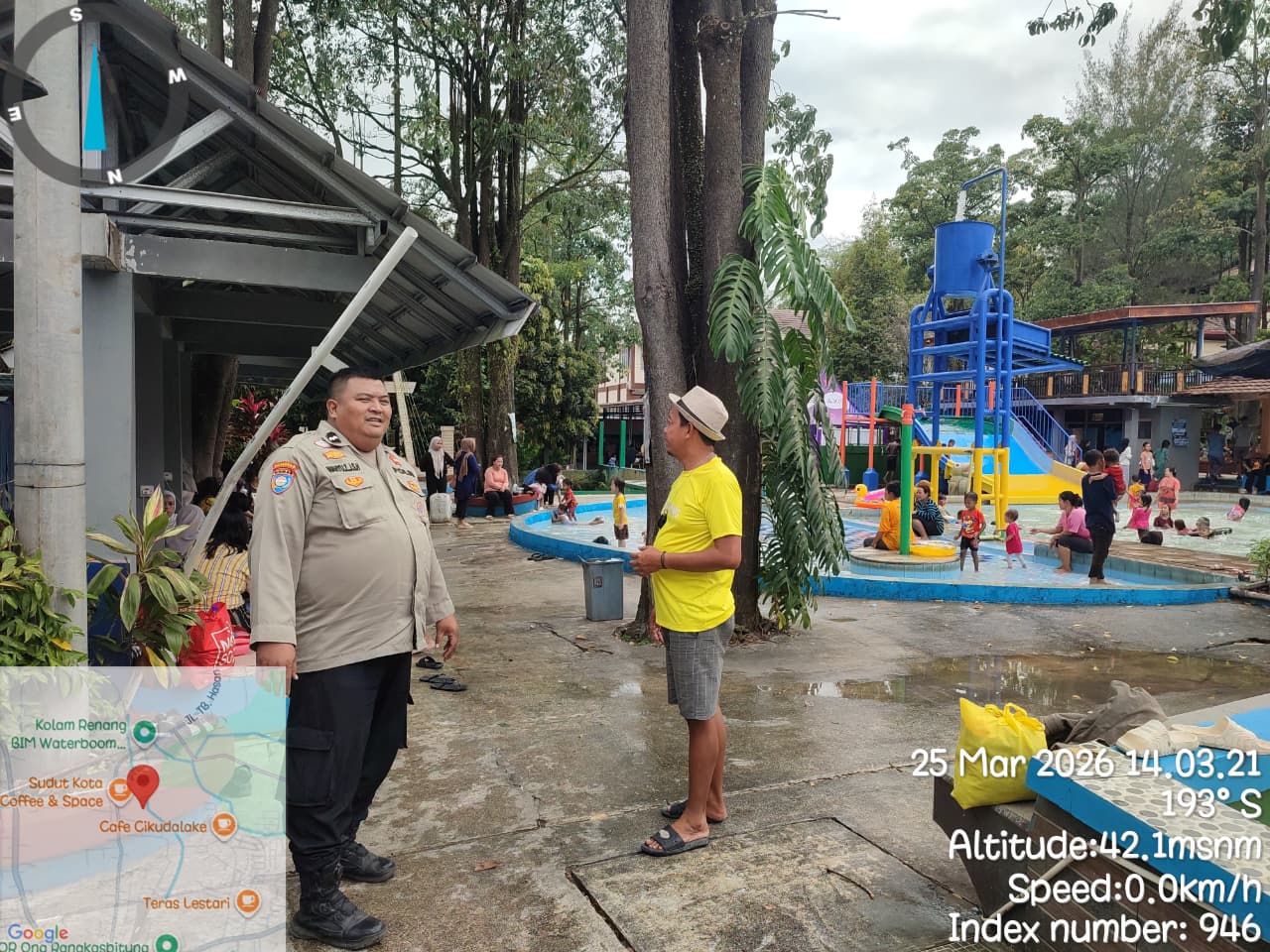 Anggota Pos Pam Polsek Rangkssbitung Polres Lebak Patroli Objek Wisata Kolam Renang, Antisipasi Gangguan Kamtibmas Libur Pasca Idul Fitri