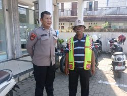 Kanit Samapta Polsek Rangkasbitung Polres Lebak Temui Jukir di Jalan RA.Kartini Sampaikan Pesan Kamtibmas